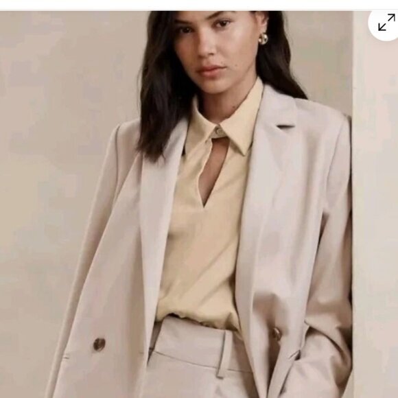 Banana Republic Tops - Banana Republic Women's Essential Collared Blouse Size Small